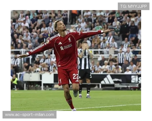 曼联弧顶外脚背一击擦网掀起哗然